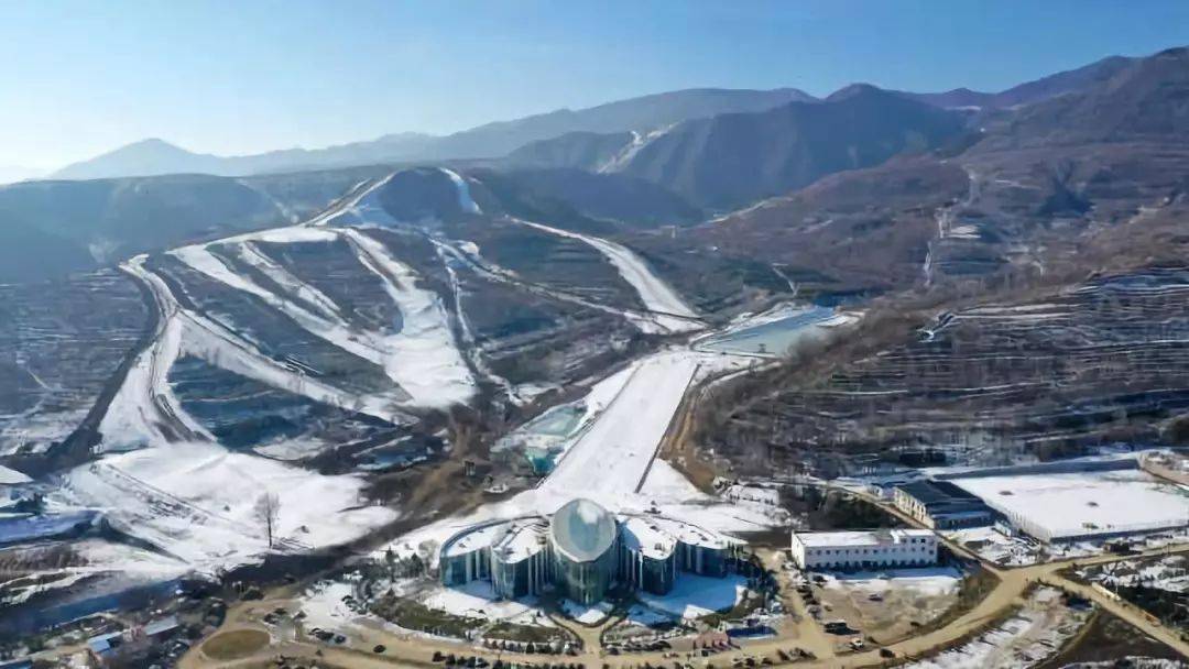 泾源娅豪国际滑雪场—六盘山周沟滑雪场推介导言:固原冬季的冰雪之旅