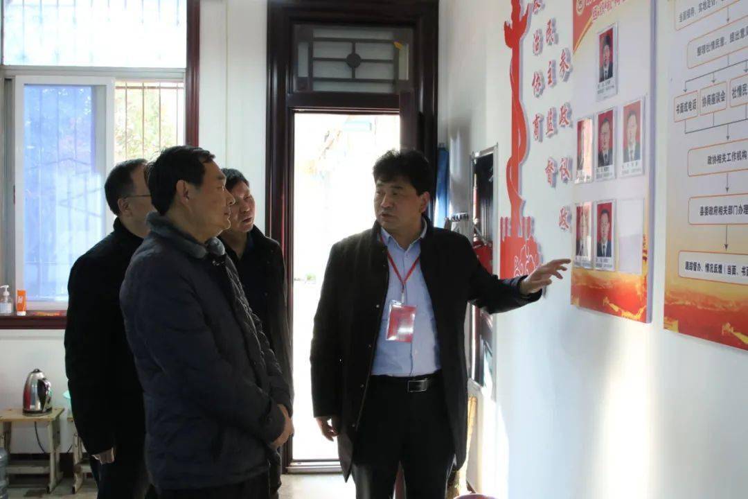 朱智勤还走访慰问了市政协委员靳跃杰,孙土文,详细