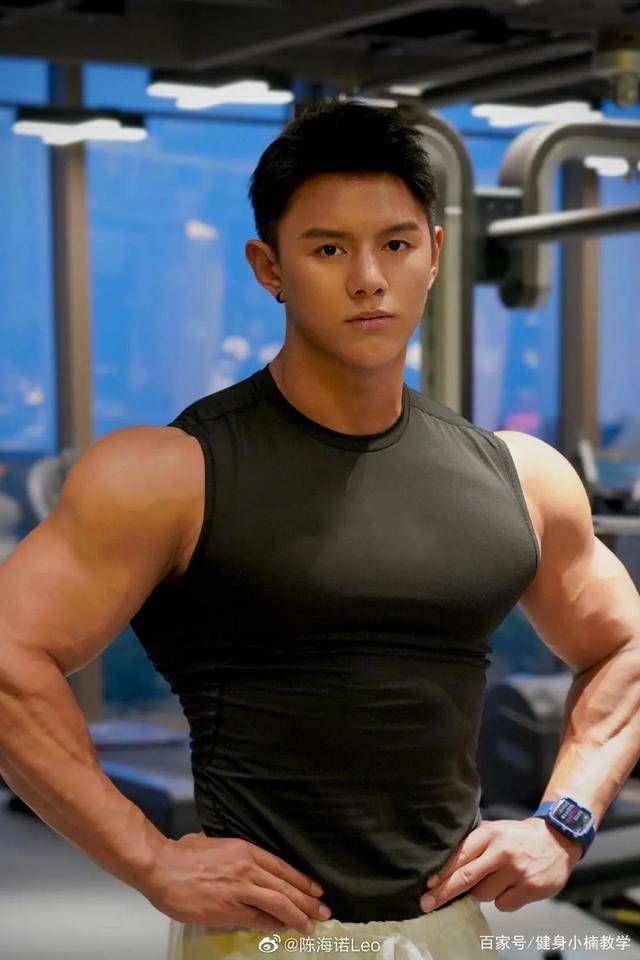 肌肉版"鹿晗"靠身材走火,却被网友嘲讽:胸部雌化