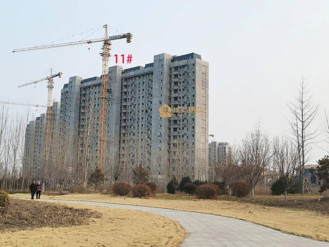 今天给大家推荐位于大学城区新村路西首的湖景住宅—鲁中林湖公馆.