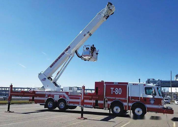 半挂云梯车是特色解析北美各类型高空救援消防车