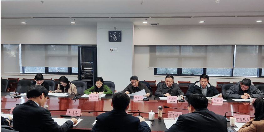 市自然资源和规划局局长储昭海,区党工委委员,管委会副主任韦建华
