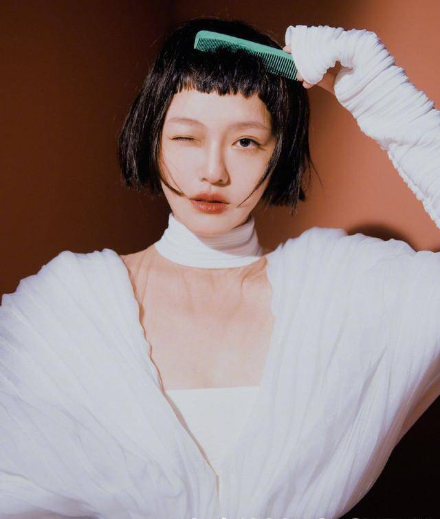 发型齐刘海也太减龄了！女明星齐刘海造型大比拼，哪款是你的菜？