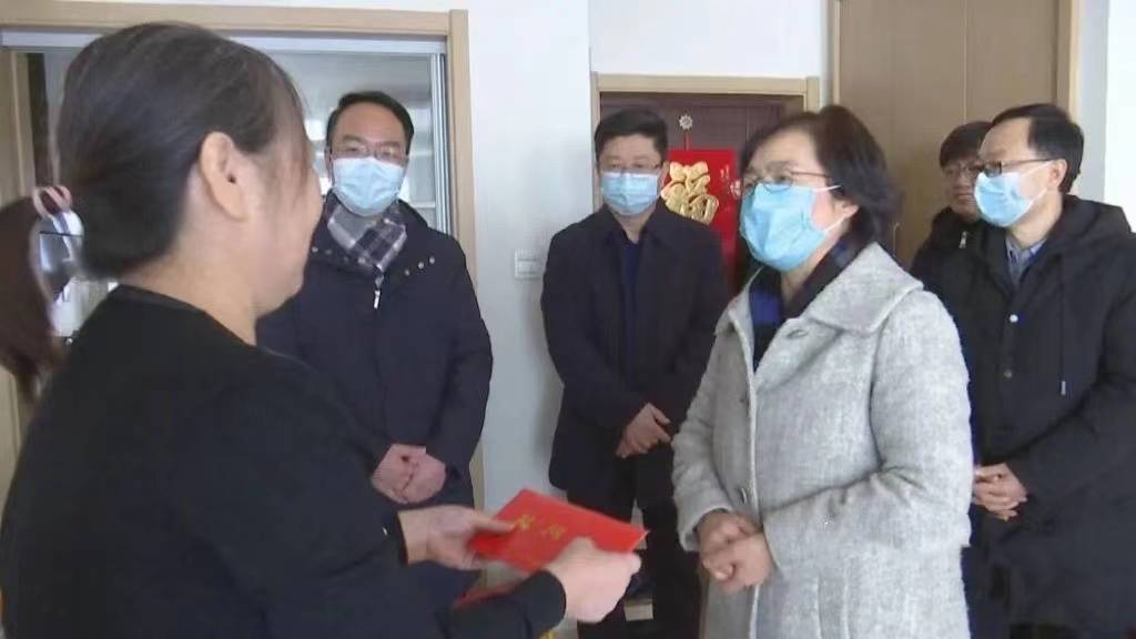 金家岭街道,走访看望困难党员官淑美,优抚对象杨志益,困难职工曲兆鹏