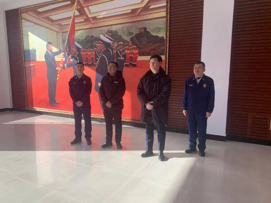 鸡西市各级政府春节前夕亲切看望慰问消防救援人员