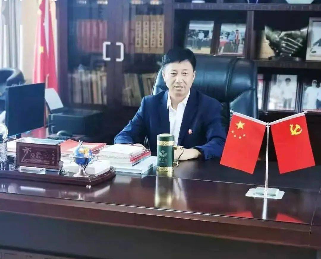 1986 年到长春巿双阳区中心储备粮库.1992 佳木斯大学土木工程系.