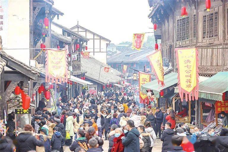 作为节假日遂宁市民,游客最喜欢的赏花地之一,圣莲岛圣莲花开·四季花