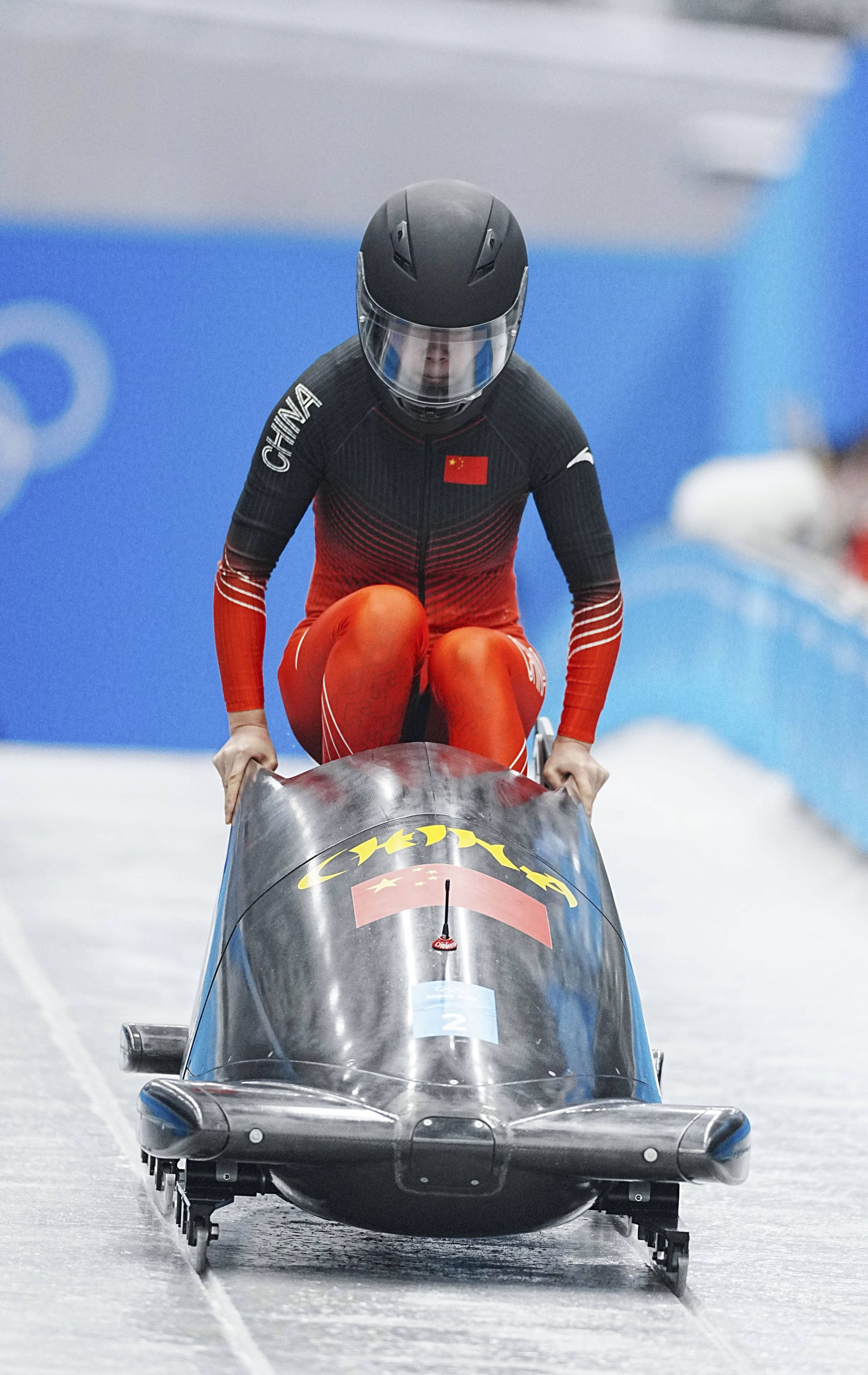 雪车——女子单人雪车赛况_比赛_凯莉·汉弗莱斯_新华