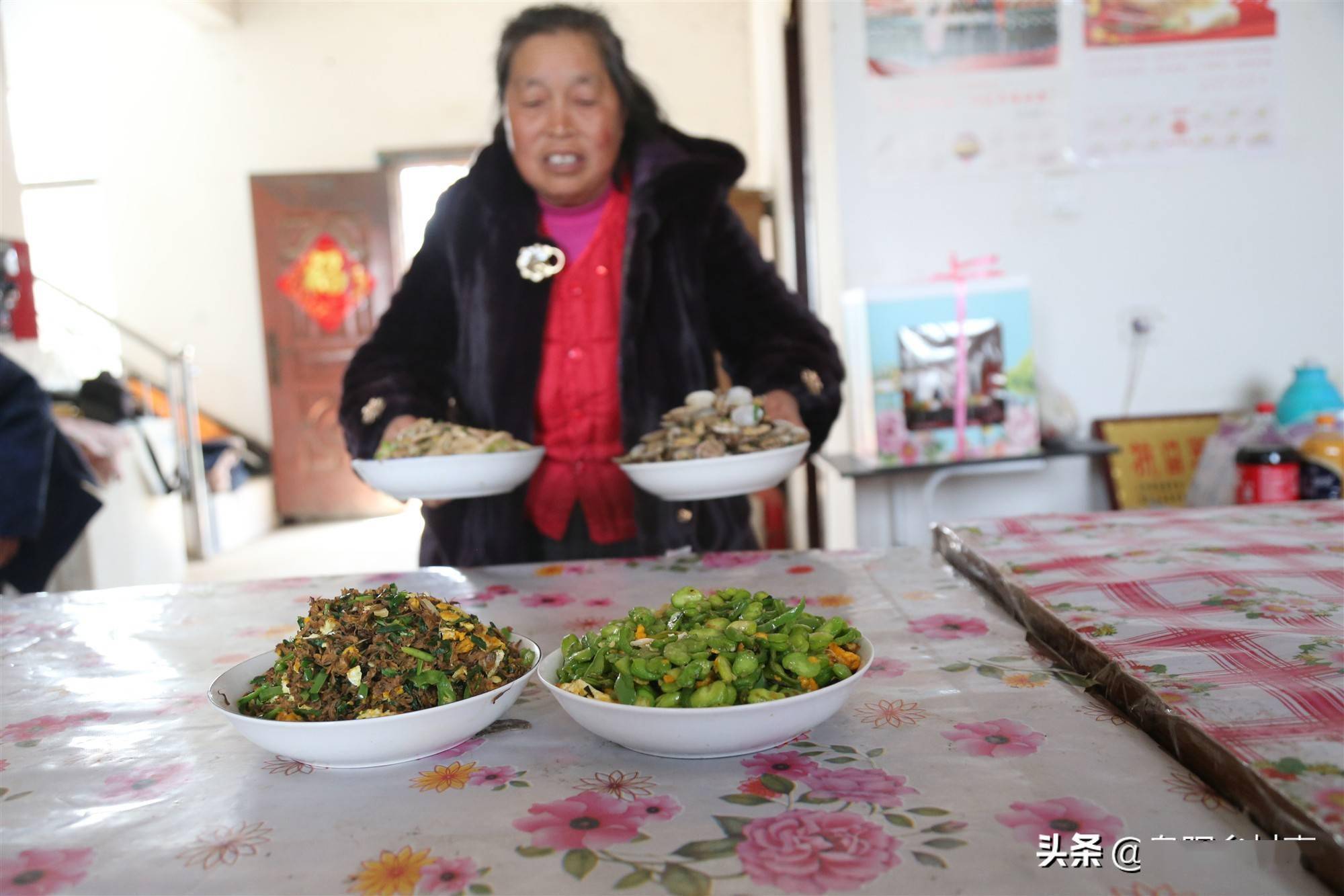 结婚时马棚当婚房,彩礼只有5块钱,称没谈过恋爱却幸福生活70年_王传英