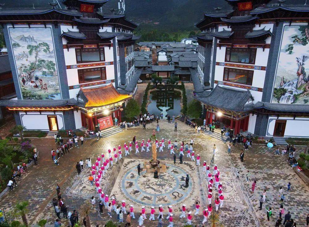 2年内计划实现总产值500多亿元鹤庆县将产业发展定位在