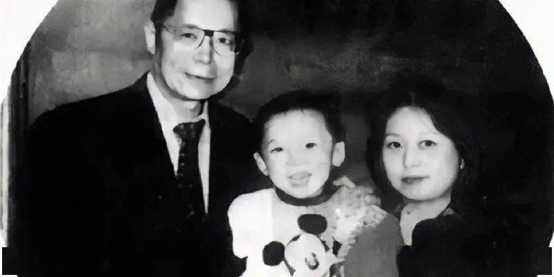 他是著名艺术家, 81岁还生下一子, 妻子比大儿子小12!