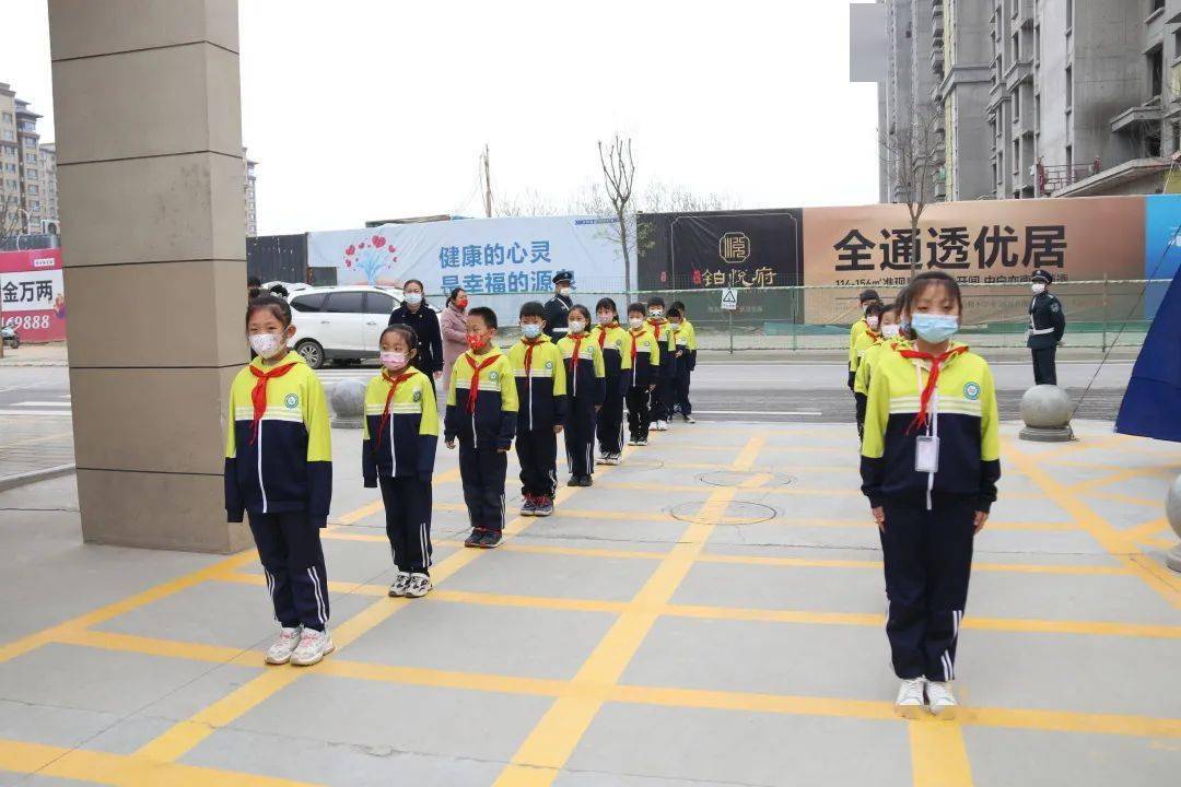 以演备战防控未然盐湖区后稷小学开展疫情防控应急演练