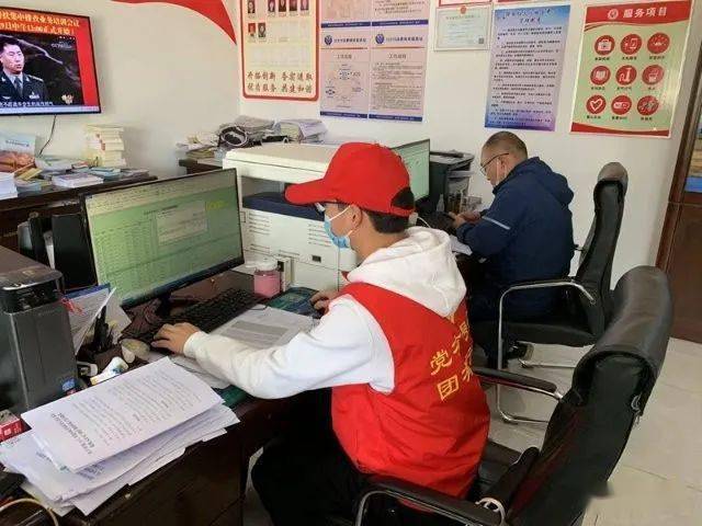 奋斗者正青春丨郑家鑫赠人玫瑰手有余香