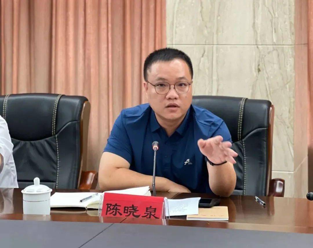 会上,柳市镇党委委员陈晓泉部署"为企纾困 助残共富"相关工作.