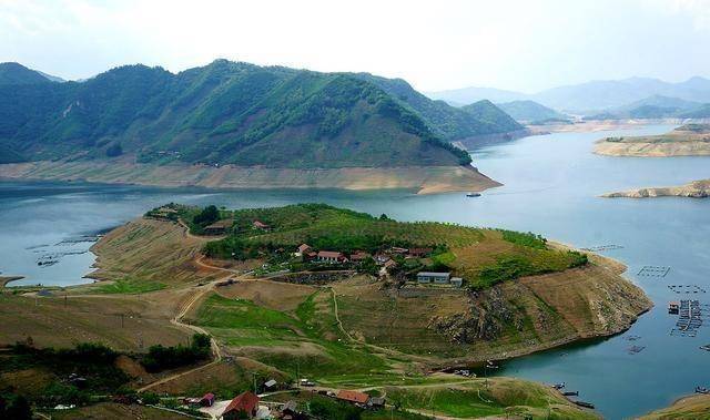辽宁藏着一条不起眼的小水沟，当代世外桃源，还被誉为北方千岛湖