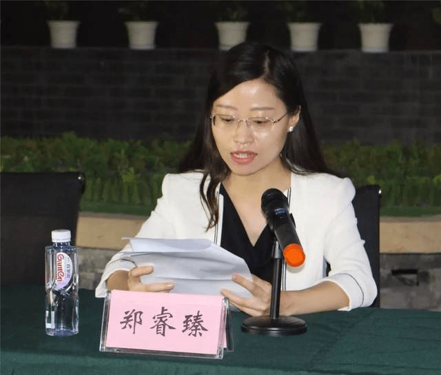 "90后"都成了副县长了,一位是美女,一位是帅哥_郑睿臻_潘延瑞_毕业