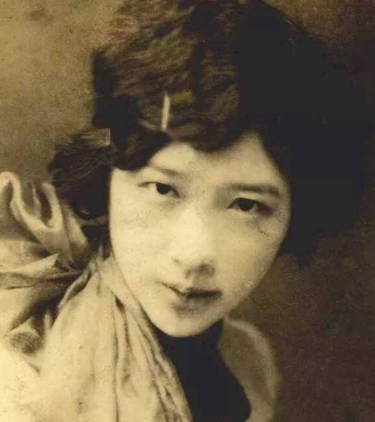 怀孕时被丈夫抛弃,生下一个女儿家喻户晓_谭雪卿_陈度_康令克
