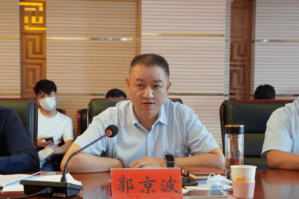 市政府副秘书长郭京波强调,政府各有关部门要当好当好银企合作的"联姻