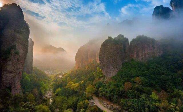 浙江一年收入百亿景区，曾是一座火山，如今已变成世界地质公园！