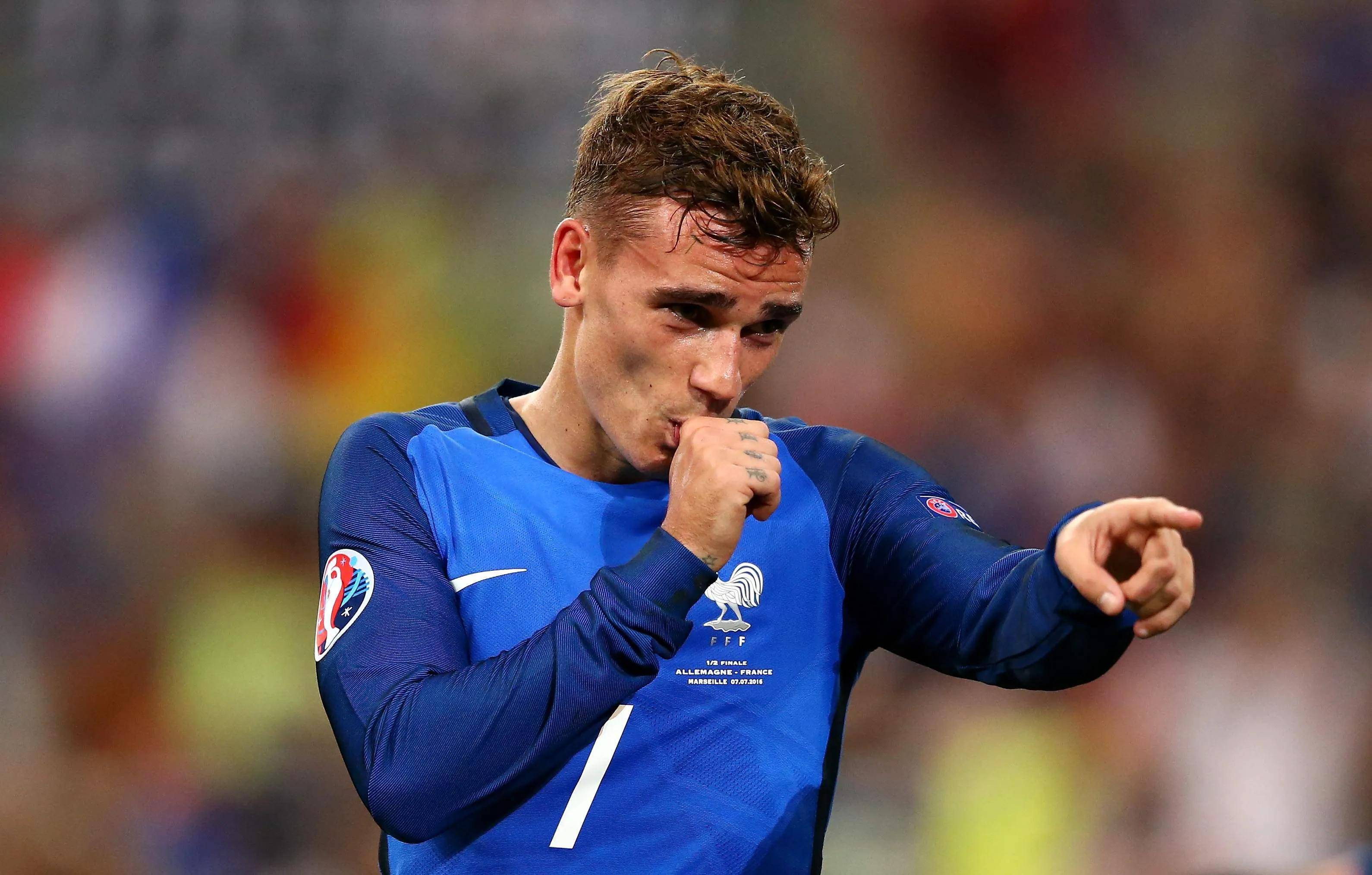格列兹曼(antoine griezmann,出生于法国索恩-卢瓦尔省吉恩马库恩