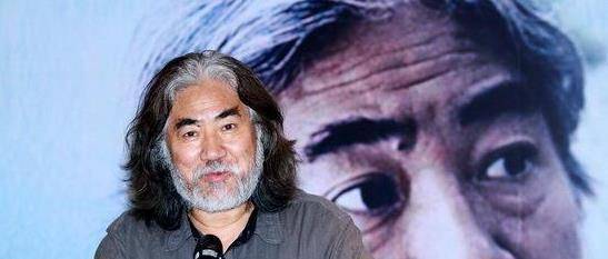 "武侠导演"张纪中,娶小15岁娇妻,却结束得如此"荒