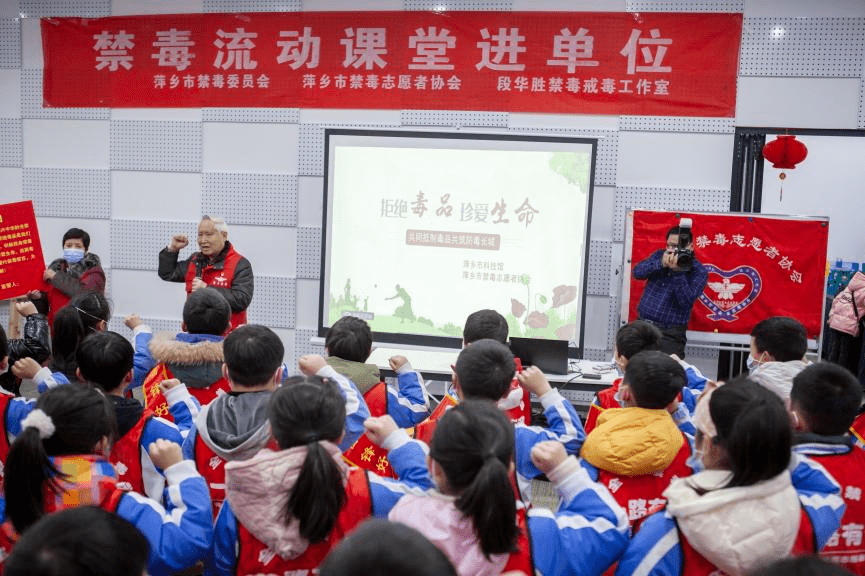 感动江西教育年度人物入围人选|段华胜工作室:倾情浇