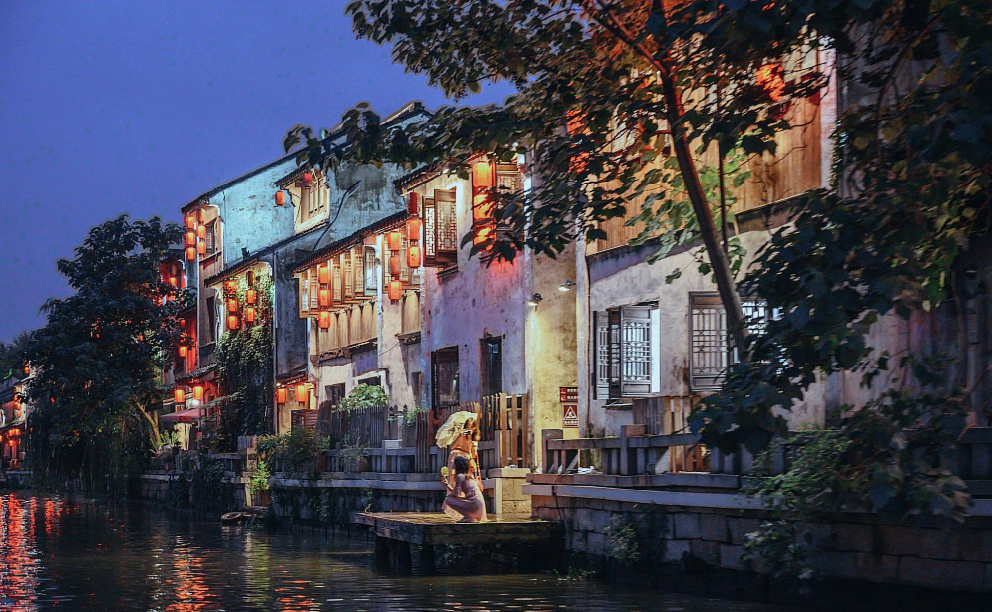 实拍无锡千年古运河，沿岸景观夜色撩人，比南京秦淮河景色还美