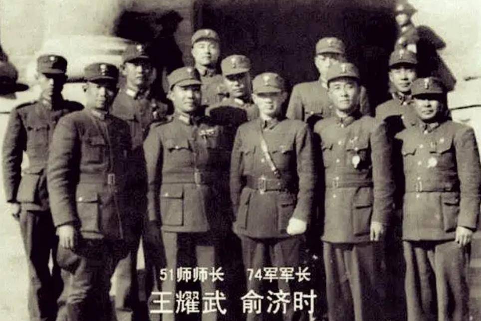 1938年,在兰封会战中,王耀武成功阻击日军推进的步伐,重创了土肥原之