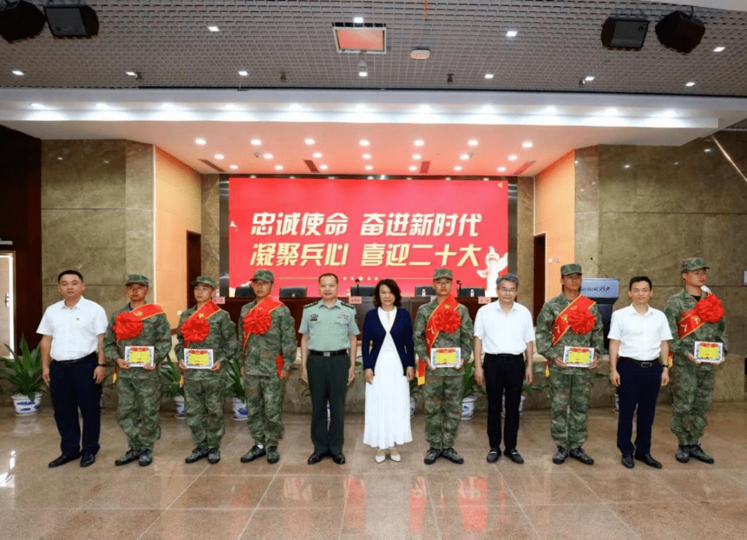 格力电器举行2022年秋季欢送新兵入伍暨第四届“最美退役军人”表彰仪式-家电圈官网