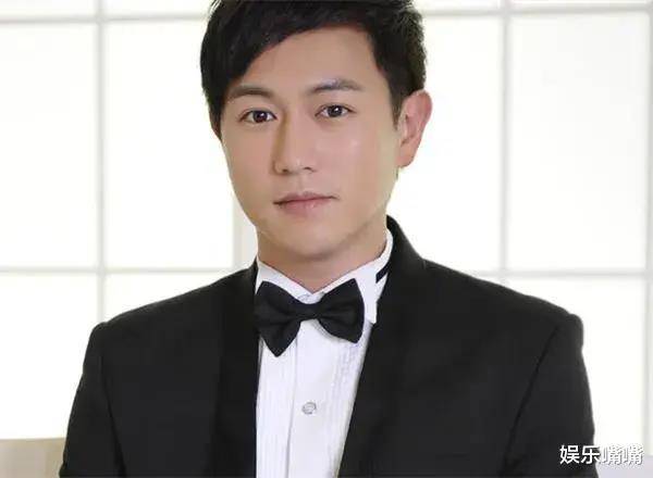 他曾是tvb五小生之一,作品令人印象深刻,如今隐退专心养病_陈健锋