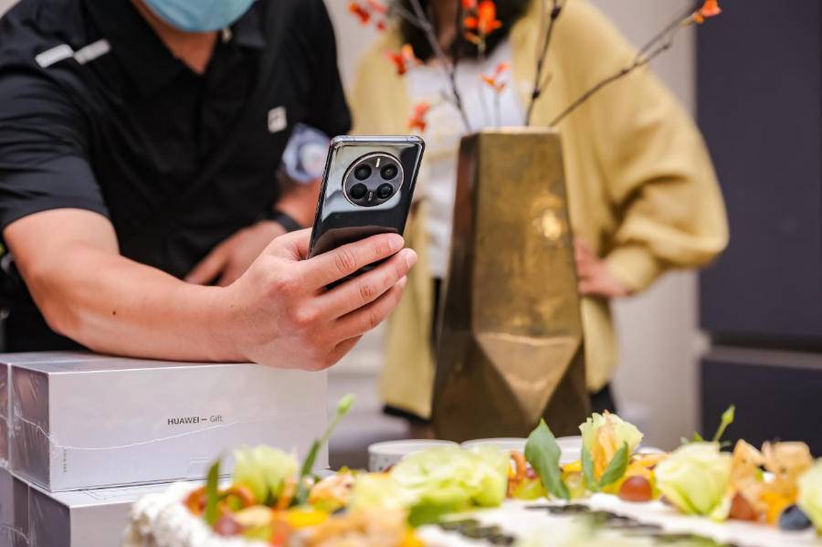 �ֻ���ͷ��Ϊ������ͱ���족,����ͨ�ż��ٴ�����������