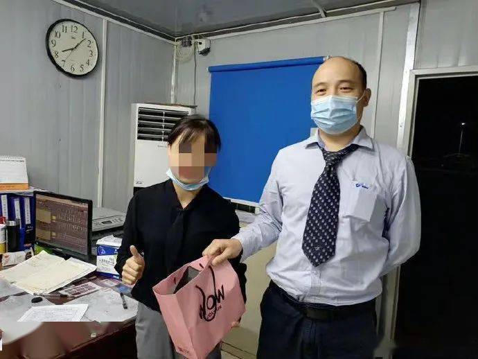 【日行一善】手提袋不慎遗落,715路公交人接力找回  第1张 【日行一善】手提袋不慎遗落,715路公交人接力找回  第1张