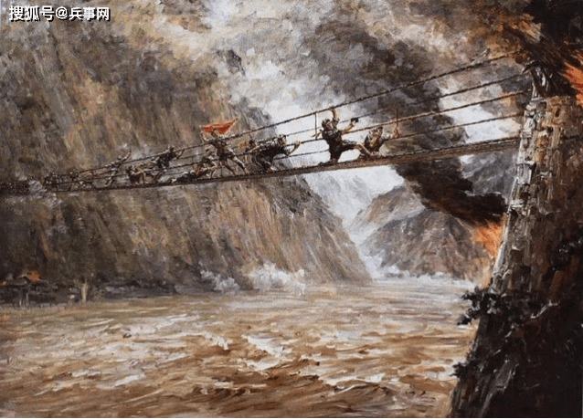 红军飞夺泸定桥，守桥川军为何没有炸断铁索，而是拆除桥上木板？