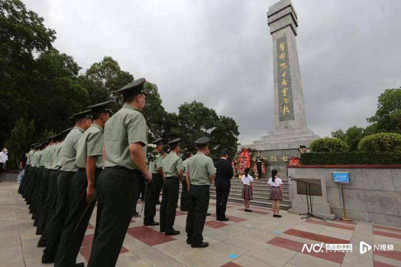 烈士纪念日鲜花敬英雄，宝安民兵开展缅怀先烈活动