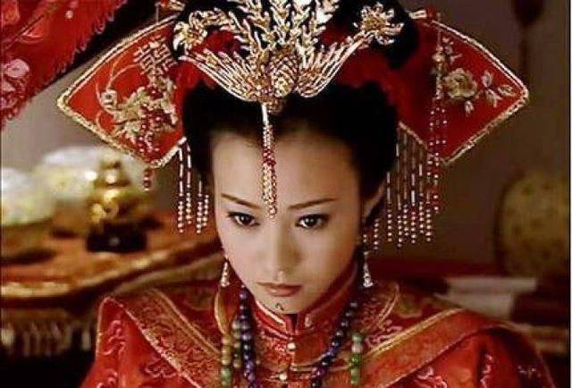 皇太后的美貌侄女成为大清皇后,却被降为妃子,后又不知所踪,她就是