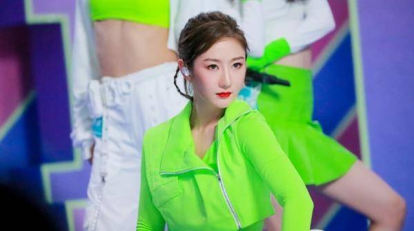 《创3》陈欣叶成首位退赛选手,入营50天哭了3次,第三次其实对峙不住了 《创3》陈欣叶成首位退赛选手,入营50天哭了3次,第三次其实对峙不住了