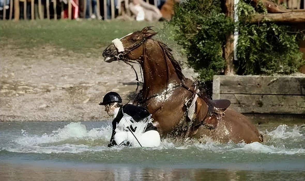 Ů���Ͳ��˹��ϲ����Ů�ˣ�72��Ĺ��������緢��ȴ���ݡ��� ...