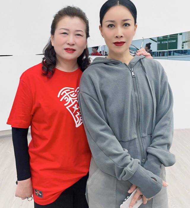 �����2������ҹ�����ϼ�������ֳ�׷�ǣ����Ű�֥�ȿ��ĺ�Ӱ