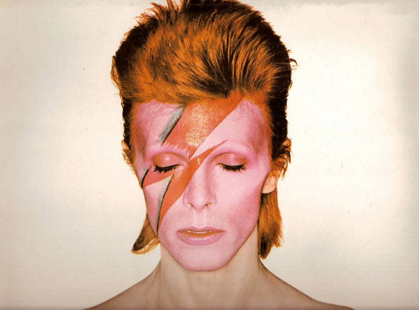 ziggy stardustziggy是出格的，富有跨时代意义的，他的表现注定要让自己成为舞