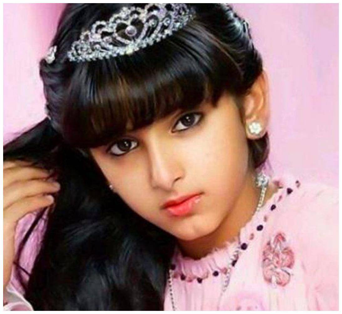 迪拜最美公主嫁人了!18岁出嫁今儿女双全,颜值逆天却被包办婚姻