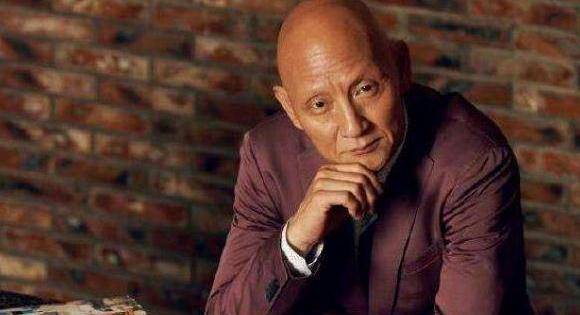 被"长相限制了戏路"的演员:这两位只能演精英,他一看就是反派_杜玉明