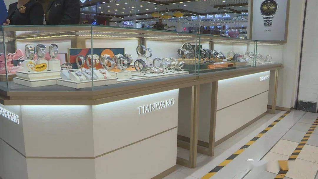 �ڳ����ж����г�������ר����ǧԪ��Ļ�е����ʱ��զ�ܲ� ...