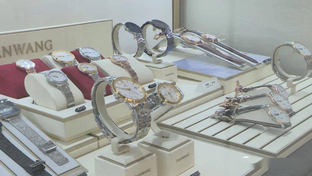 �ڳ����ж����г�������ר����ǧԪ��Ļ�е����ʱ��զ�ܲ� ...