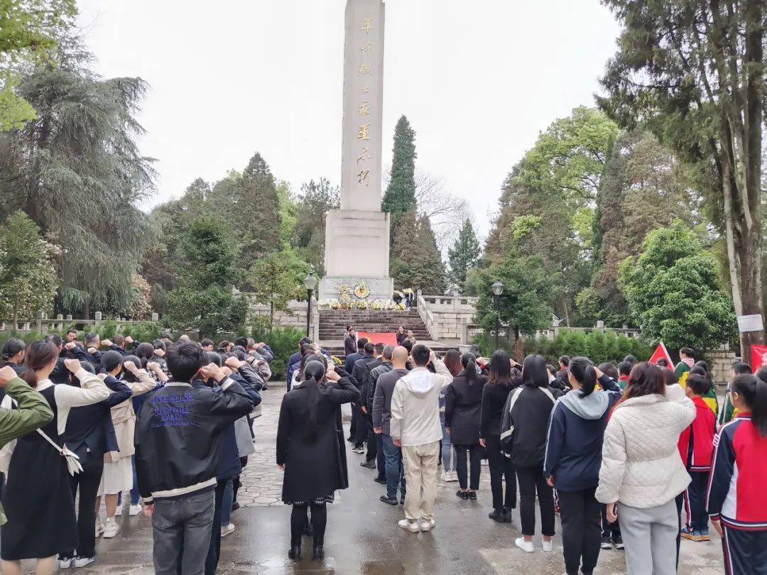 清明祭英烈，南平青少年如许缅怀！