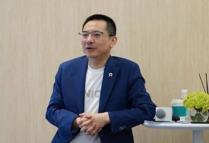 蔚来总裁回应上海车展友商言论：有些主力品牌拿着油改电产品卖，不值这个价