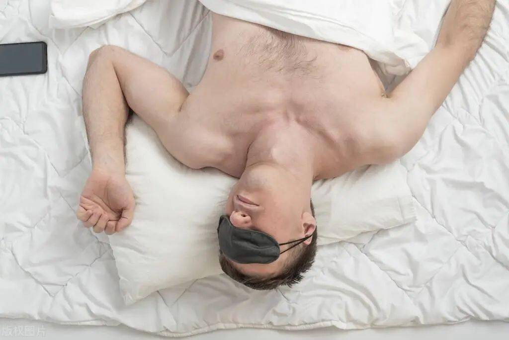 男生裸睡有哪些好处呢？其实裸睡更益健康，你应该了解一下！