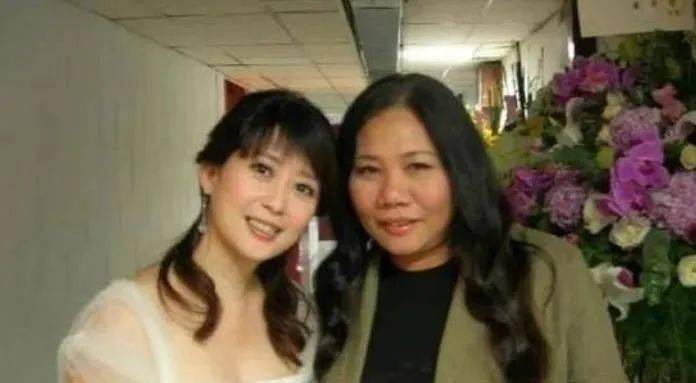 她无愧于“华语流行教母”，隐藏幕后的唱作人陈小霞