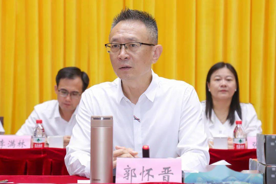 会上，镇党委书记郭怀晋希望新兵们到部队之后，始终牢记亲人的殷殷关怀