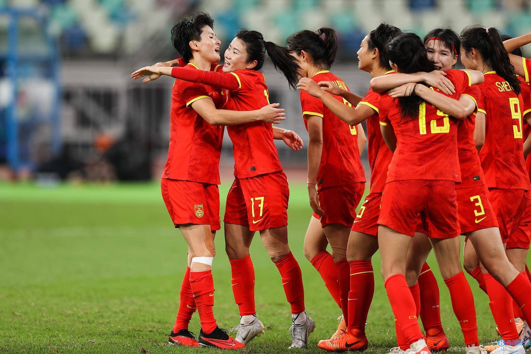 解说员：主场输给3年多没参加比赛的对手，再次明白中国女足的实力