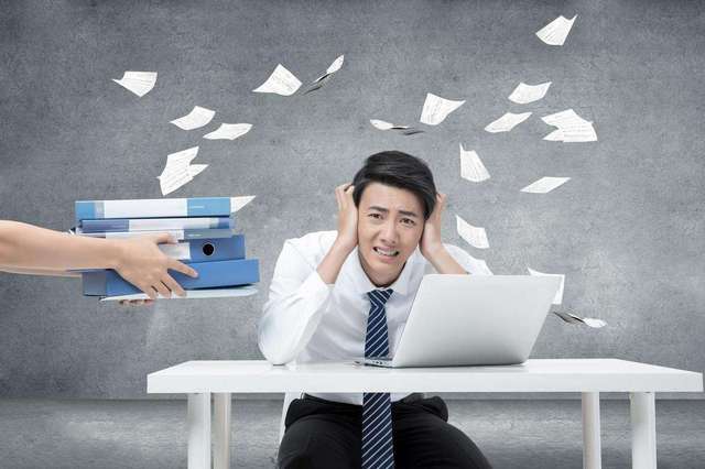 工作越做越累怎么办?教你3招让领导满意,不然累死也得不到提拔